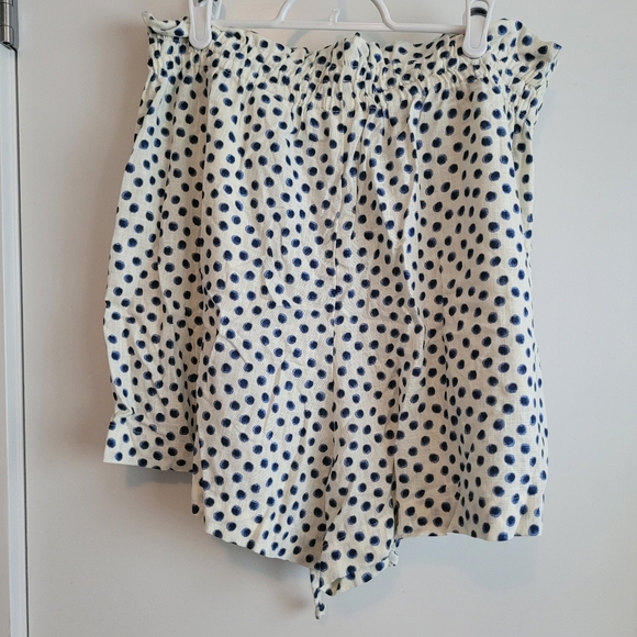 H&M Polka Dot Highwaist Flowy Shorts (Set 1/2) - Picture 2 of 4